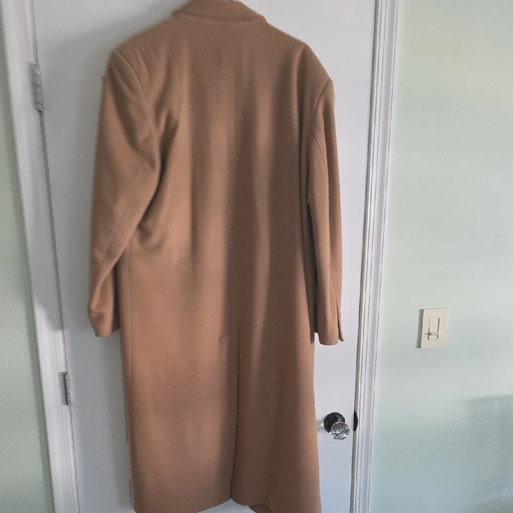 Barneys New York Men's Camel Trench Coat 52R - Picture 3 of 3